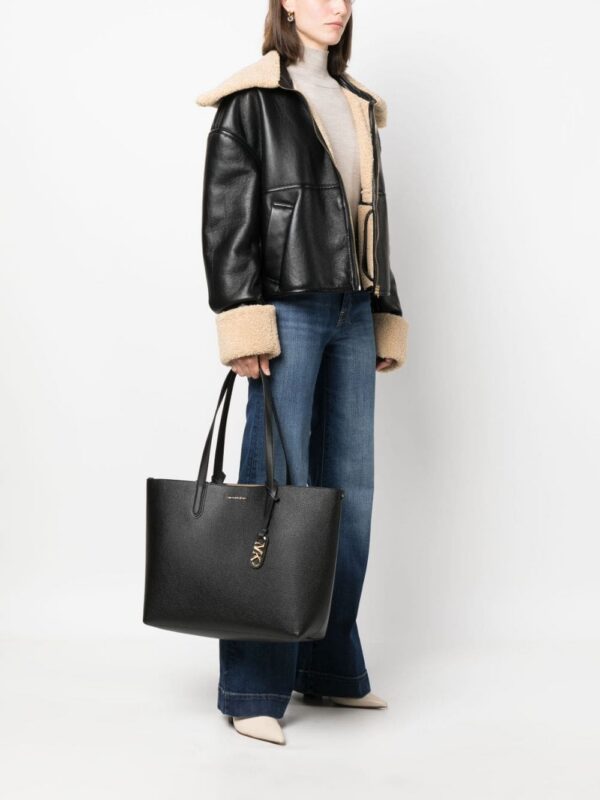 20602514_50588654_1000.jpg Michael Michael Kors Eliza XL logo-plaque leather tote bag