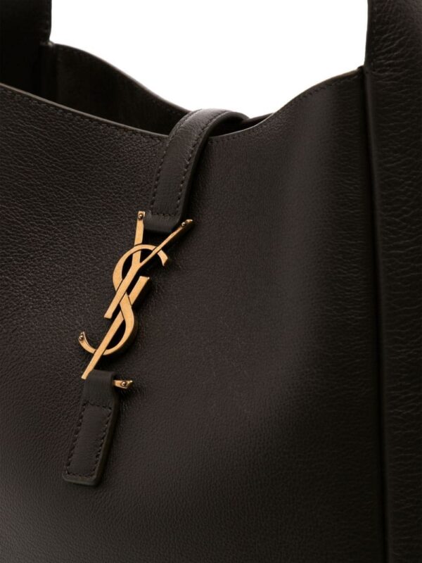 20696973_53536905_1000.jpg Saint Laurent Le 5 à 7 monogram-plaque shoulder bag
