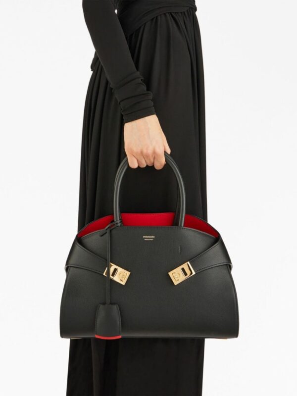 20717412_50990011_1000.jpg Ferragamo small Hug leather tote bag