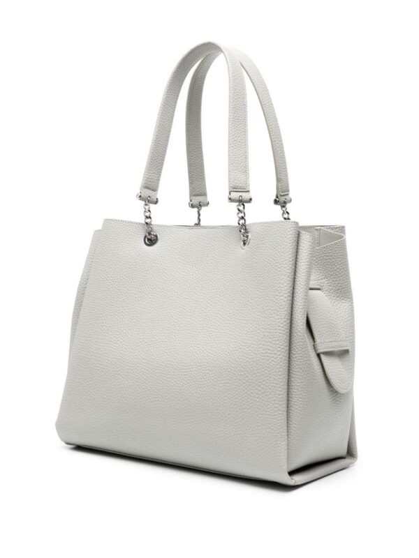21031290_51595321_1000.jpg Emporio Armani Palmellato logo-charm tote bag
