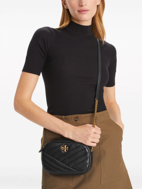21352668_51412162_1000.jpg Tory Burch logo-plaque quilted crossbody bag