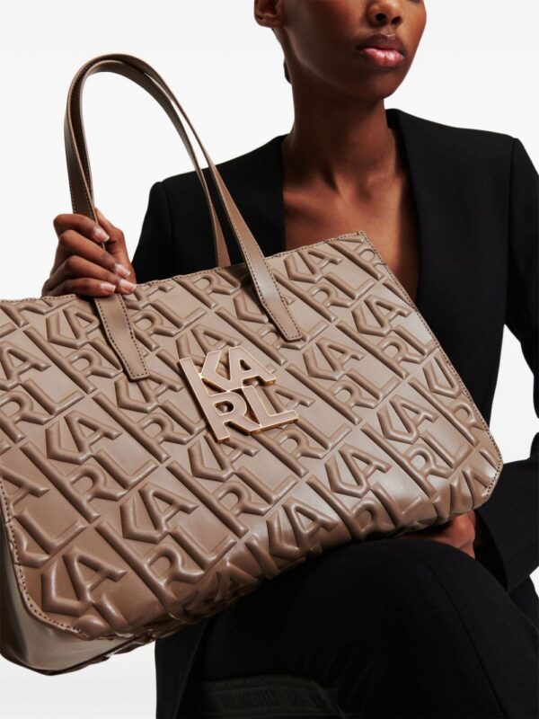 21540185_53449497_1000.jpg Karl Lagerfeld logo-embossed leather tote bag