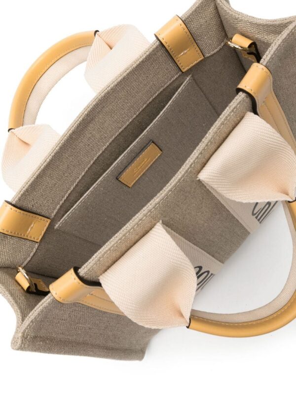 21748170_52235544_1000.jpg Chloé small Woody panelled leather bag