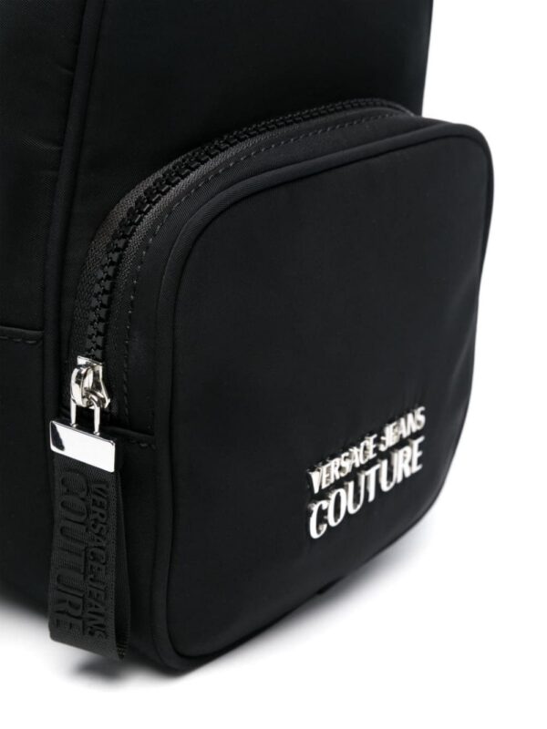 21829088_51673324_1000.jpg Versace Jeans Couture logo-lettering zipped backpack