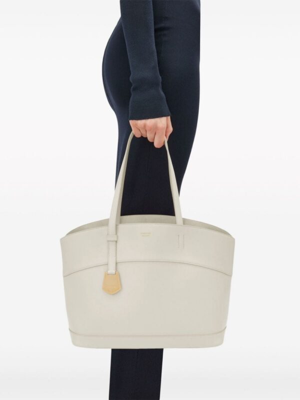21832419_52487520_1000.jpg Ferragamo Charming leathert tote bag