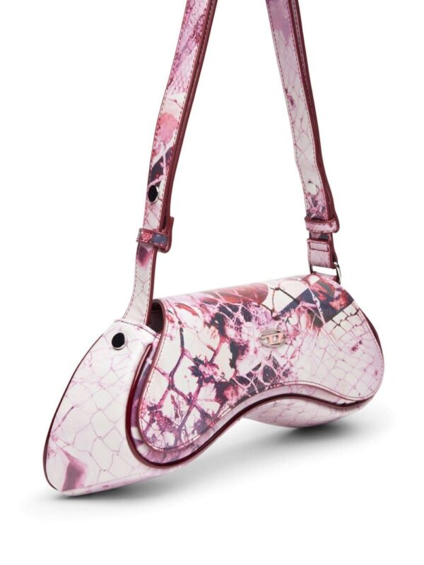 21896563_52736520_1000.jpg Diesel Play snakeskin-print shoulder bag