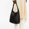 21978657_53537399_1000.jpg Saint Laurent large Le 5 à 7 leather shoulder bag