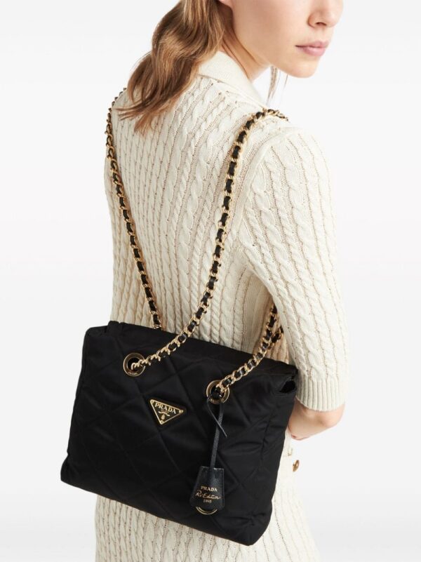 22080797_51824963_1000.jpg Prada Re-Edition 1995 shoulder bag