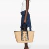22103601_52257189_1000.jpg Off-White Arrows raffia tote bag