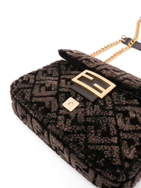 22205311_52223507_1000.jpg FENDI Baguette FF motif shoulder bag