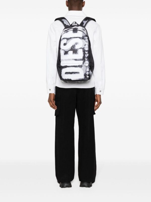22213743_52233479_1000.jpg Diesel Rave logo-print backpack