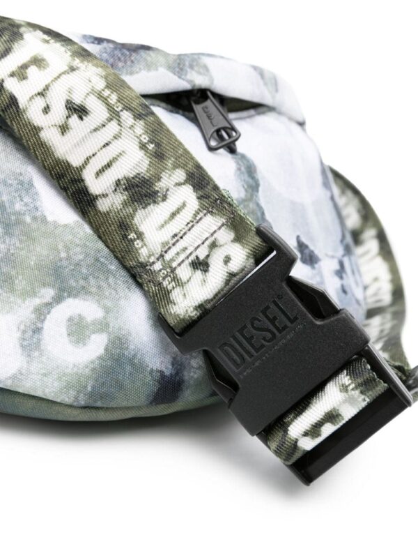 22214210_52059330_1000.jpg Diesel graphic-print belt bag