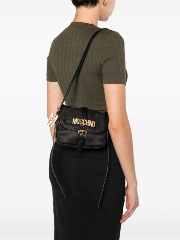 22301471_52800734_1000.jpg Moschino logo-plaque crossbody bag
