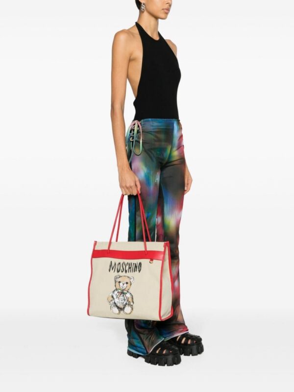 22303320_52175493_1000.jpg Moschino Teddy Bear-print tote bag