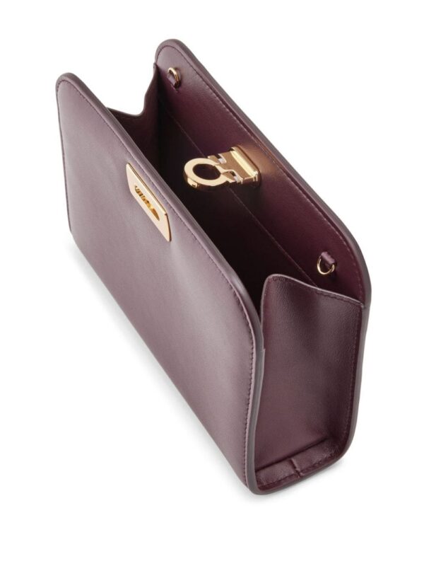 22359221_52786302_1000.jpg Ferragamo Diana leather clutch bag