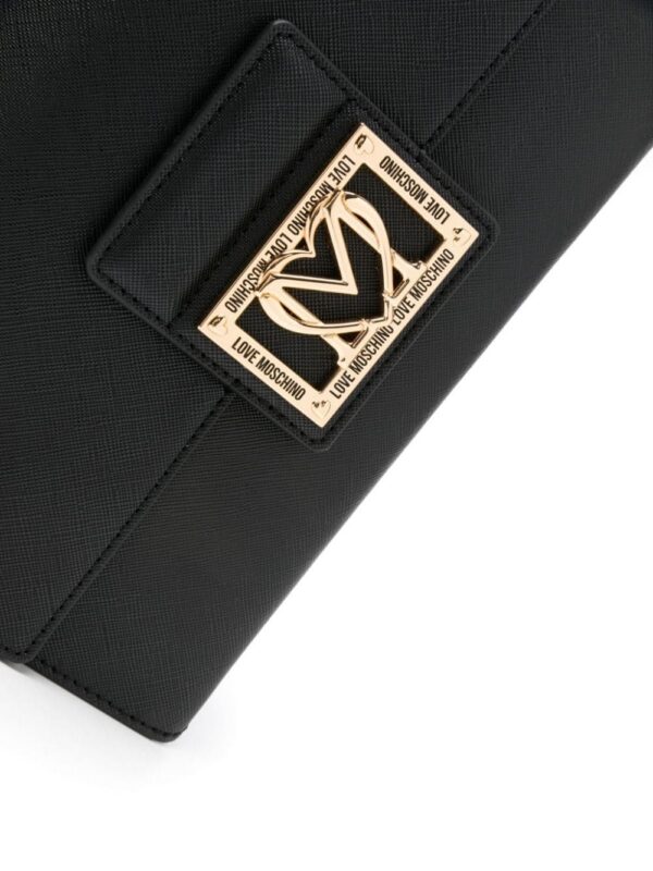 22464863_52800403_1000.jpg Love Moschino logo-plaque chain-link shoulder bag