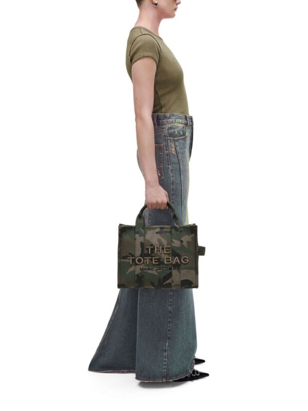 22509610_52726944_1000.jpg Marc Jacobs The Medium Camo Jacquard Tote bag