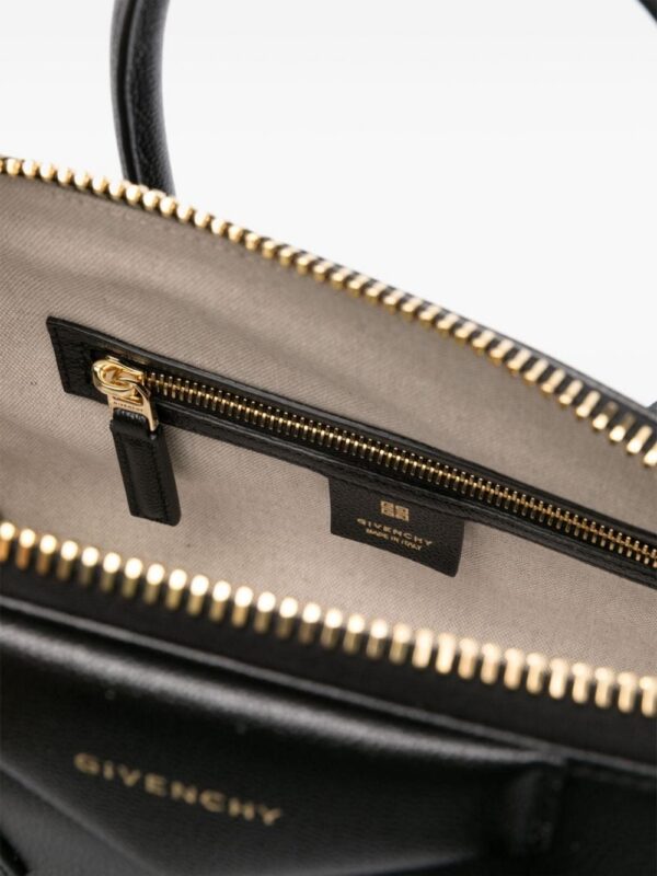 22540421_52535380_1000.jpg Givenchy small Antigona leather bag