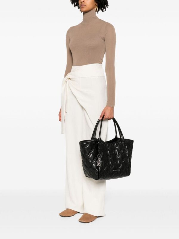 22889607_52979485_1000.jpg Emporio Armani diamond-quilted tote bag