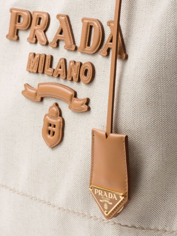 23048904_53161927_1000.jpg Prada large logo-appliqué tote bag