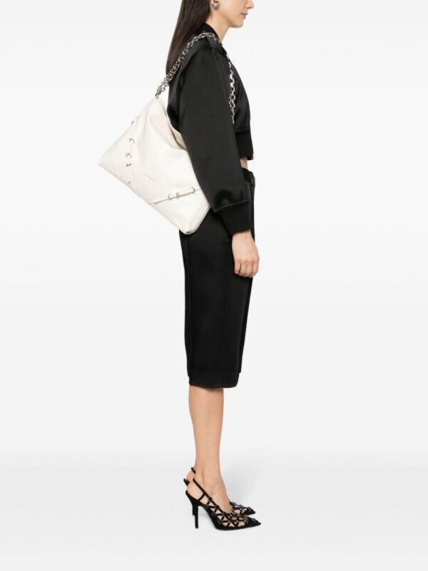 23108352_53297429_1000.jpg Givenchy medium Voyou leather shoulder bag