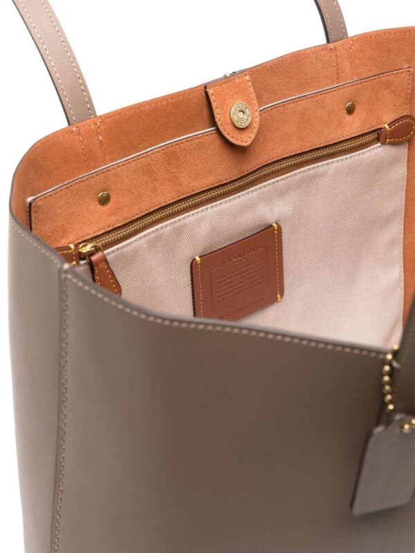 23299675_53440860_1000.jpg Coach logo-charm tote bag