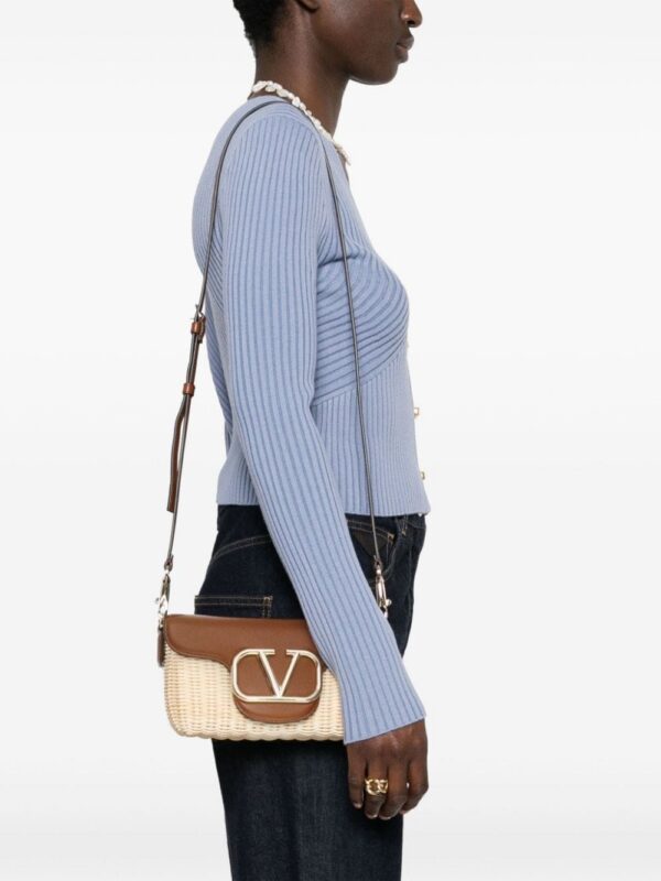 23733268_53705314_1000.jpg Valentino Garavani VLogo Signature crossbody bag