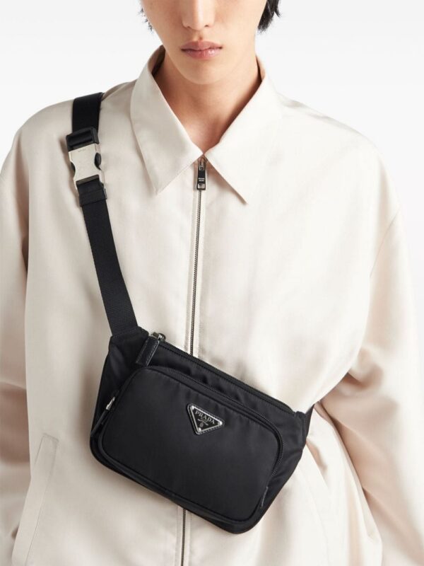 23802426_53734100_1000.jpg Prada logo-appliqué Re-Nylon belt bag
