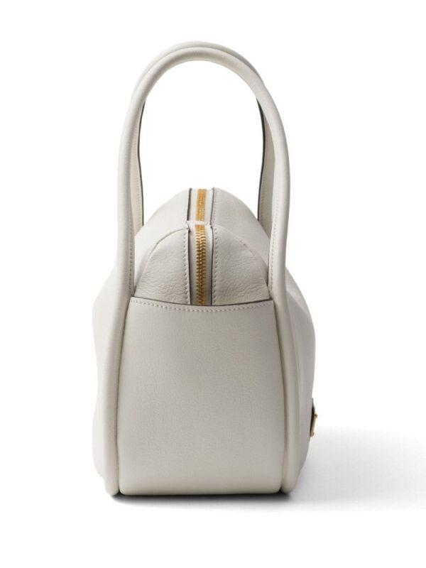 24098602_54106415_1000.jpg Prada logo hardware leather bag
