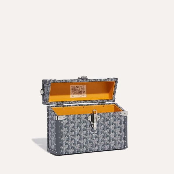 CASSETPMLTY51CL51P_4_ouvert_aafe.jpg Goyard Cassette Trunk Bag