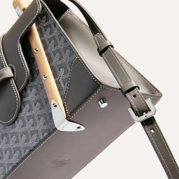 SAIGOBPMLTY51CL51P_5_detail_26c4.jpg Goyard Saïgon PM Bag