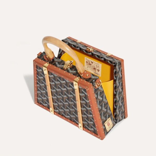 SAIMALMINTY01CL03O_4_plongee_5f25.jpg Goyard Saïgon Mini Trunk Bag