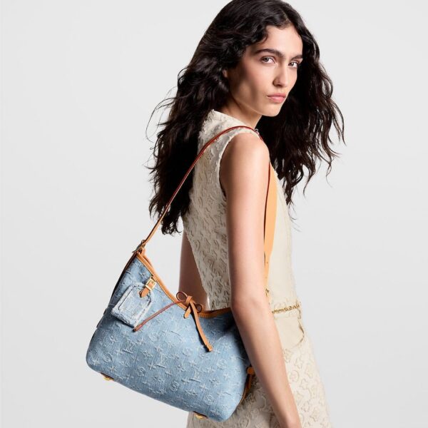 louis-vuitton-carryall-pm-other-monogram-canvas-handbags-M11462_PM1_Wornview.jpg Louis Vuitton CarryAll PM