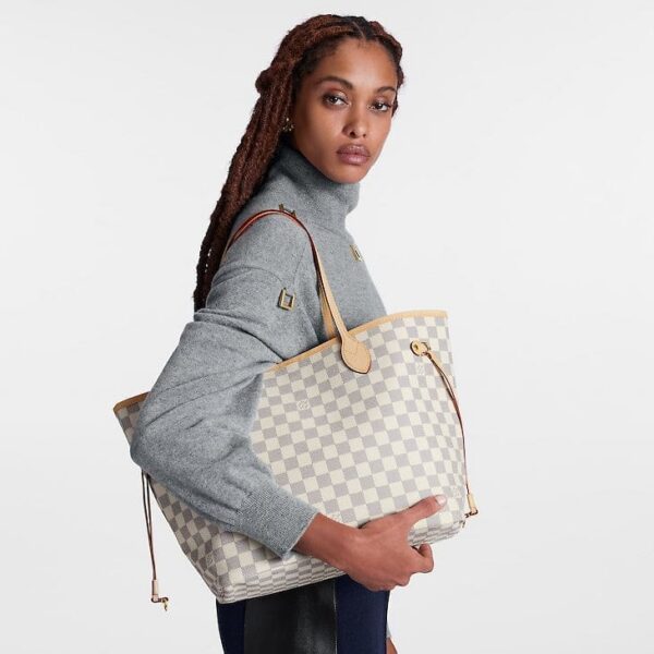 louis-vuitton-neverfull-mm-damier-azur-canvas-handbags-N40603_PM1_Wornview.jpg Louis Vuitton Neverfull MM