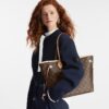louis-vuitton-neverfull-mm-monogram-handbags-M40995_PM1_Wornview.jpg Louis Vuitton Neverfull MM