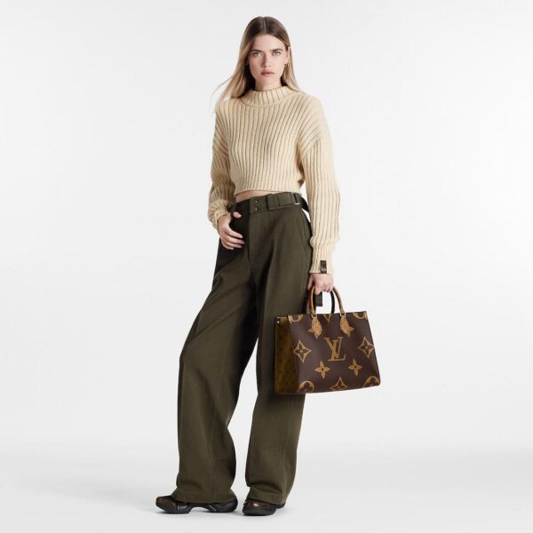 louis-vuitton-onthego-mm-monogram-handbags-M45321_PM1_Croppedwornview_09d863a6-0092-4bb7-8b93-12dad20c2e4c.jpg Louis Vuitton OnTheGo BB