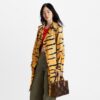 louis-vuitton-onthego-pm-monogram-canvas-handbags-M46373_PM1_Wornview.jpg Louis Vuitton OnTheGo MM