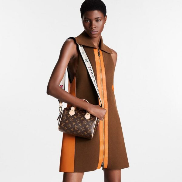 louis-vuitton-speedy-bandouliere-20-monogram-handbags-M46234_PM1_Wornview.jpg Louis Vuitton Speedy Bandoulière 20