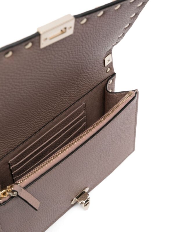 21028380_51383066_1000.jpg Valentino Garavani Rockstud leather crossbody bag