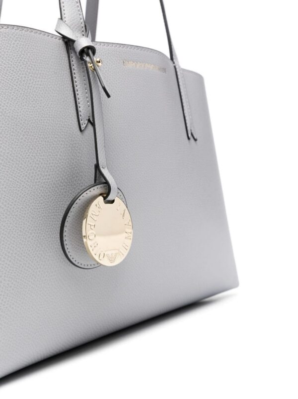 21030361_51182867_1000.jpg Emporio Armani logo-stamp grained tote bag