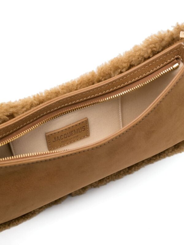 21158407_51208801_1000.jpg Jacquemus Le Bisou doux shoulder bag