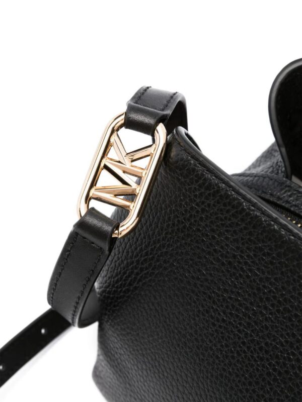 21232135_51117911_1000.jpg Michael Michael Kors logo-print leather shoulder bag