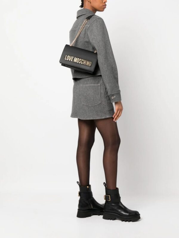 21250386_51325894_1000.jpg Love Moschino logo-lettering shoulder bag