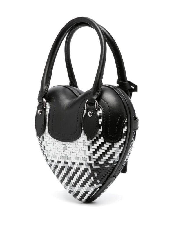 21272228_51225262_1000.jpg Moschino heart-shaped woven mini bag