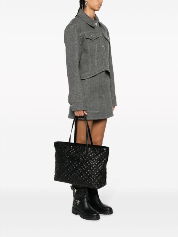21476098_51438307_1000.jpg Love Moschino logo-plaque quilted tote bag