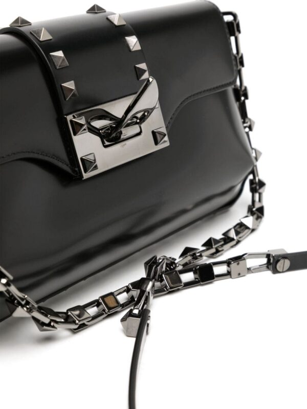 21546436_51677363_1000.jpg Valentino Garavani Rockstud leather shoulder bag