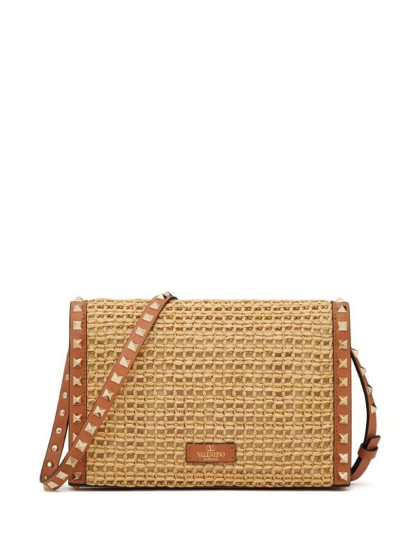 21676747_52141834_1000.jpg Valentino Garavani small Rockstud raffia shoulder bag