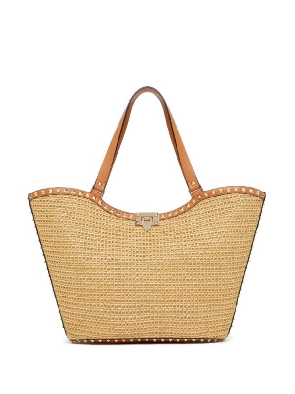 21676754_51975407_1000.jpg Valentino Garavani Rockstud raffia tote bag