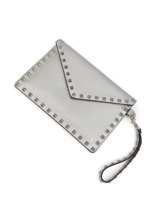 21678004_51827866_1000.jpg Valentino Garavani Rockstud metallic clutch bag