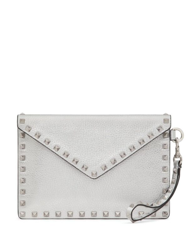 21678004_51827878_1000.jpg Valentino Garavani Rockstud metallic clutch bag